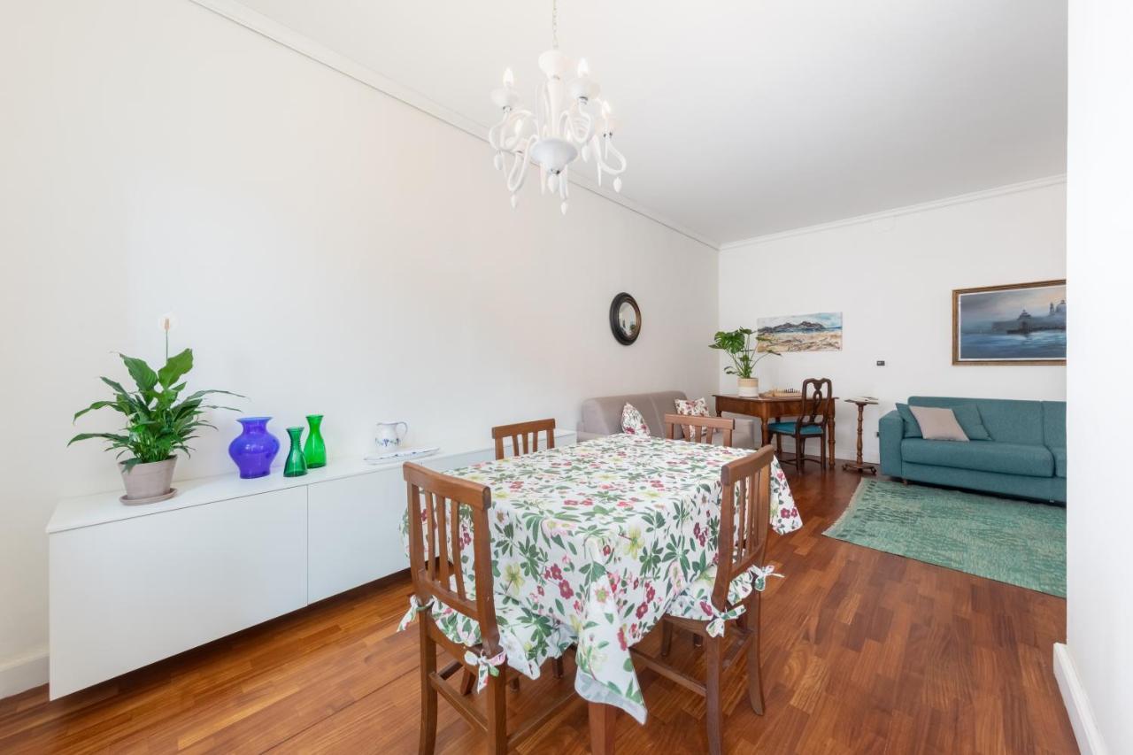 Colombina With Canal View Apartamento *